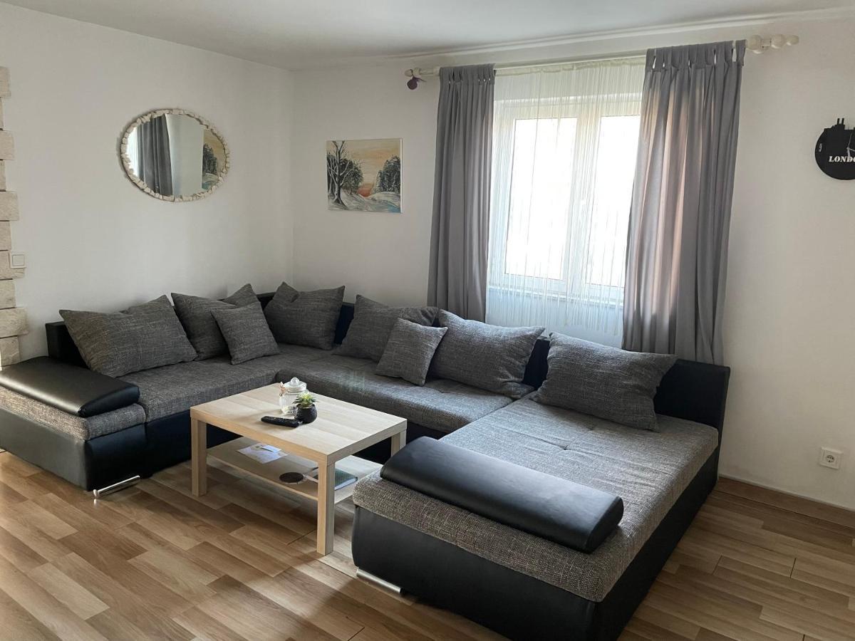 Apartments Toma Каштела Екстер'єр фото